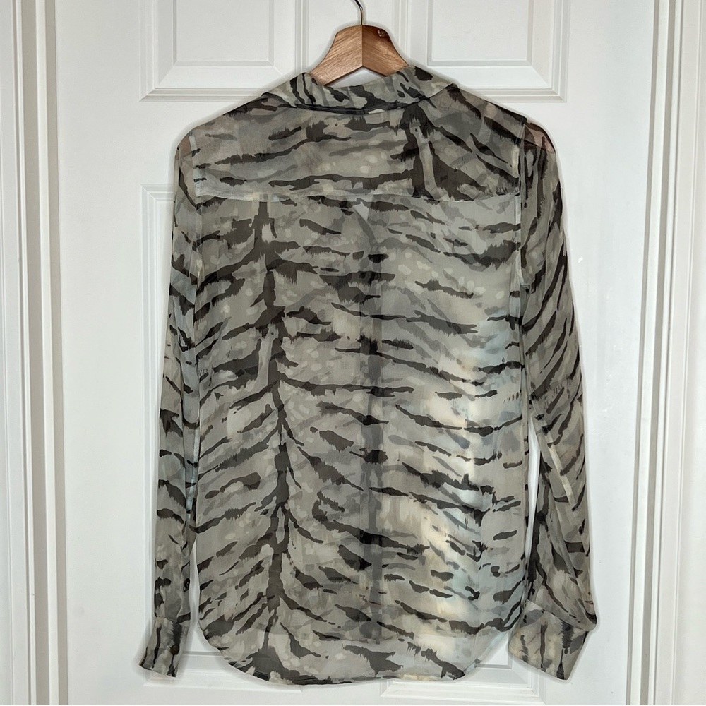 Equipment Femme Silk Tiger Print Button Down | Size: XS - Picture 3 of 5